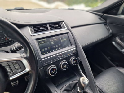 Jaguar E-Pace 2.0D 150 CV AWD R-Dynamic S (13)
