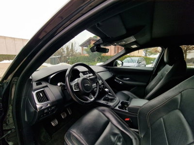 Jaguar E-Pace 2.0D 150 CV AWD R-Dynamic S (18)