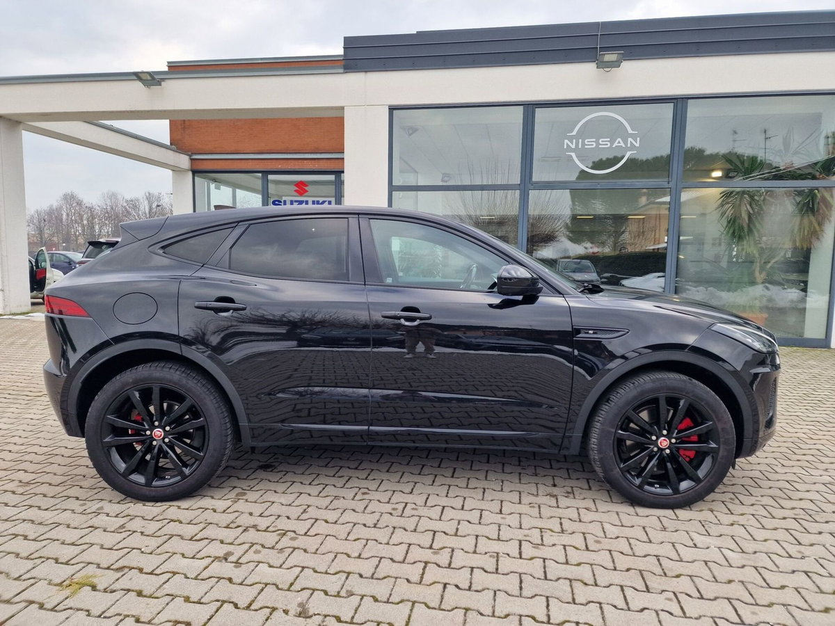 Jaguar E-Pace 2.0D 150 CV AWD R-Dynamic S (4)