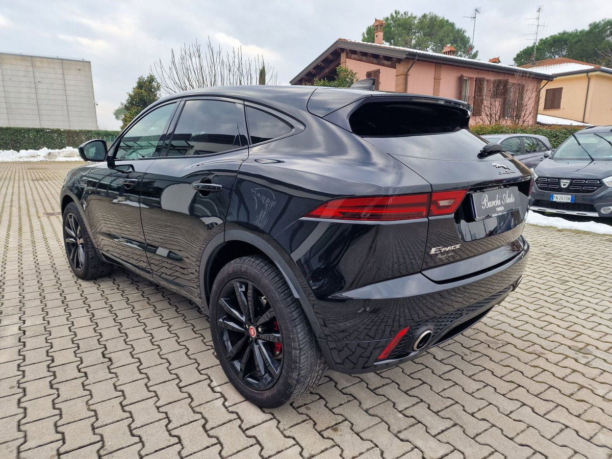 Jaguar E-Pace 2.0D 150 CV AWD R-Dynamic S (6)