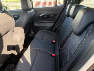 Jeep Avenger 1.2 turbo Summit fwd 100cv (14)
