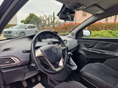 Lancia Ypsilon 0.9 TwinAir 85 CV 5 porte Metano Ecochic Silver (14)