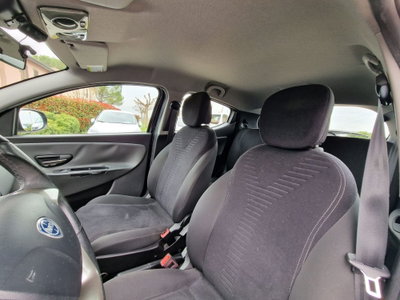 Lancia Ypsilon 0.9 TwinAir 85 CV 5 porte Metano Ecochic Silver (16)