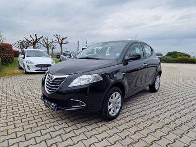Lancia Ypsilon 0.9 TwinAir 85 CV 5 porte Metano Ecochic Silver (2)