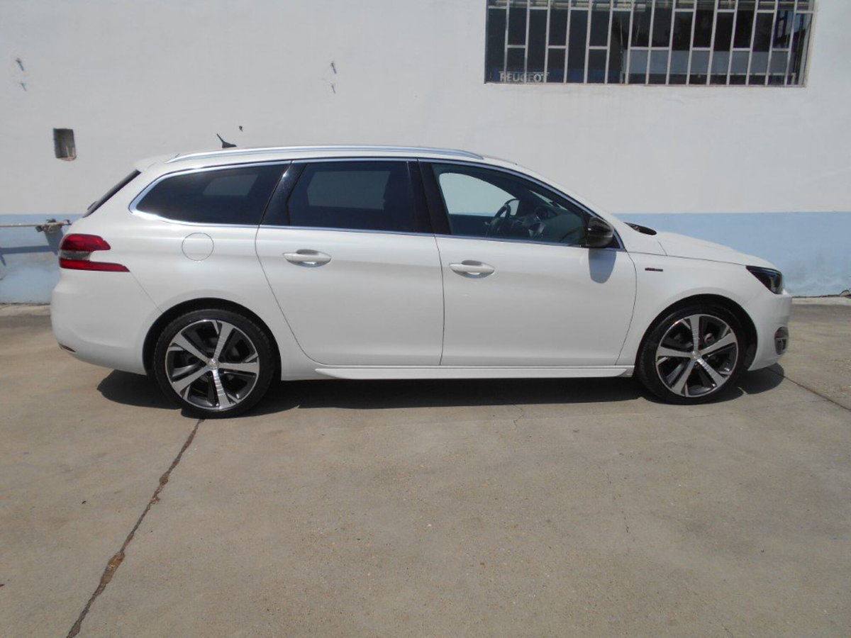 Peugeot 308 SW BlueHDi 120 S&S EAT6 GT Line (17)