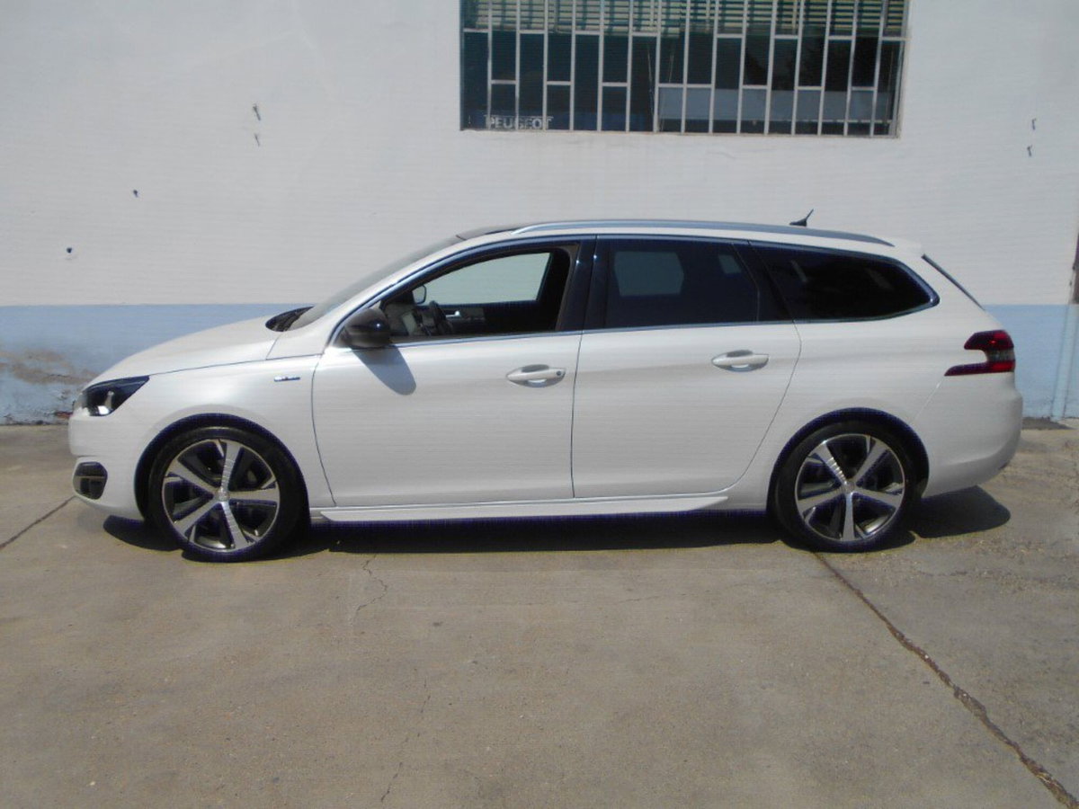 Peugeot 308 SW BlueHDi 120 S&S EAT6 GT Line (3)