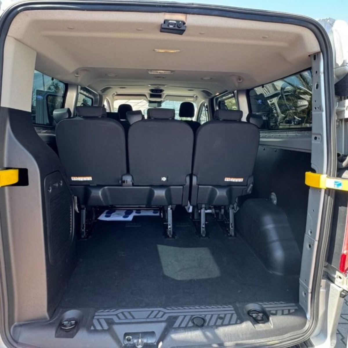 Ford Transit Custom Furgone 320 2.0 TDCi 130 PL Combi Trend (17)