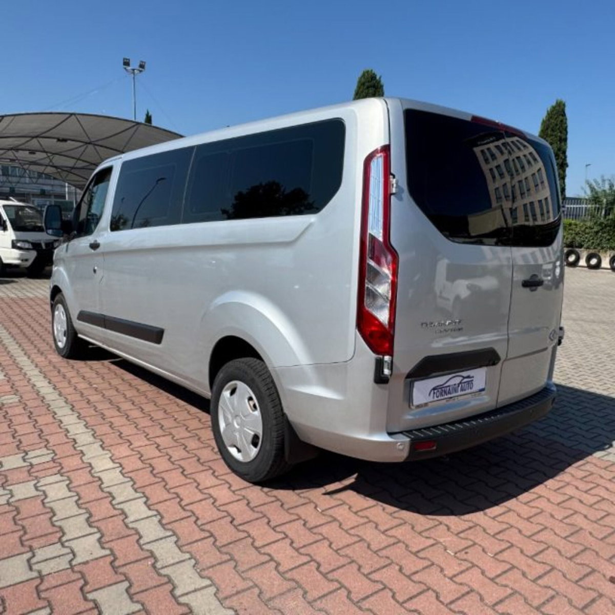 Ford Transit Custom Furgone 320 2.0 TDCi 130 PL Combi Trend (6)