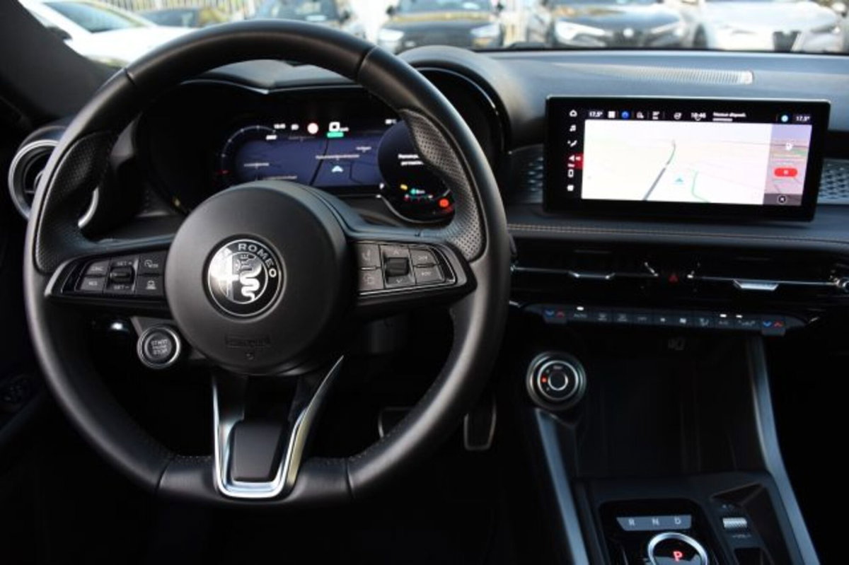 Alfa Romeo Tonale 1.3 phev Sprint Q4 280cv at6 (9)