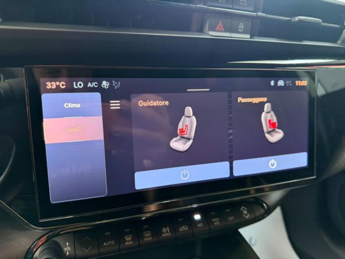 Alfa Romeo Junior 1.2 ibrida Q4 Intensa 145cv edct6 (18)