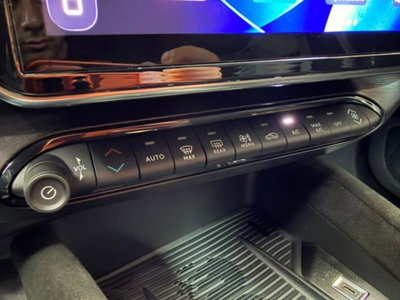 Alfa Romeo Junior 1.2 ibrida Q4 Intensa 145cv edct6 (19)