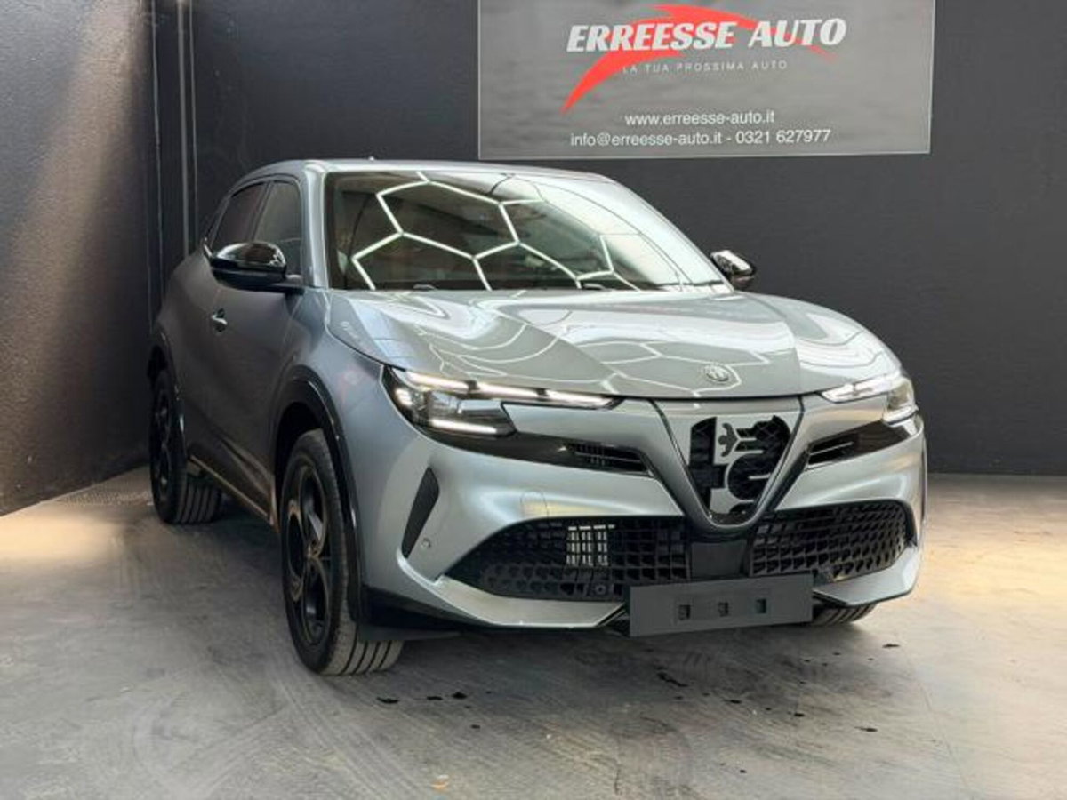 Alfa Romeo Junior 1.2 ibrida Q4 Intensa 145cv edct6 (3)