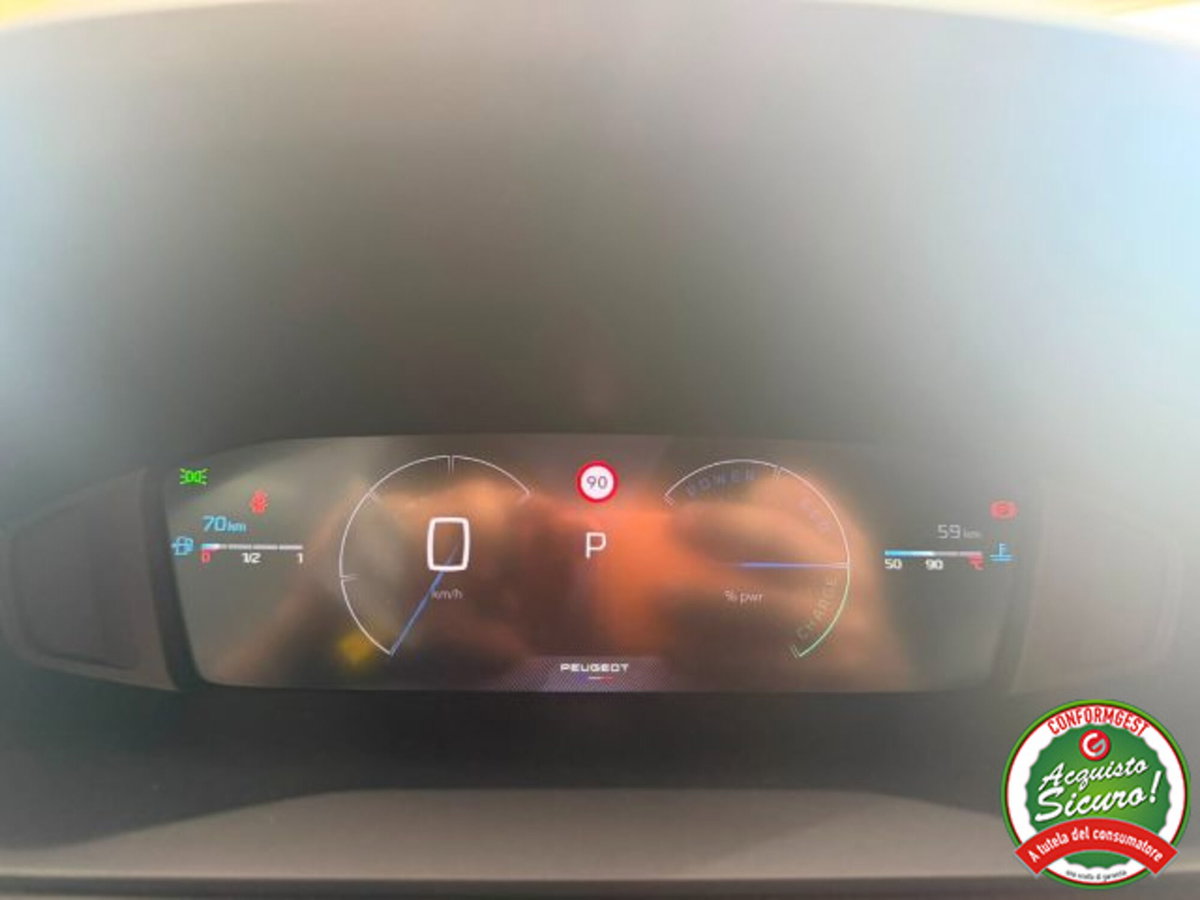 Peugeot 2008 1.2 hybrid Allure 145cv e-dcs6 (11)
