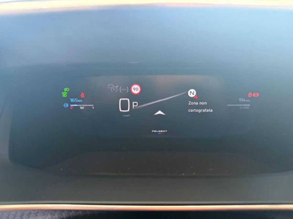 Peugeot 2008 50 kWh GT (12)