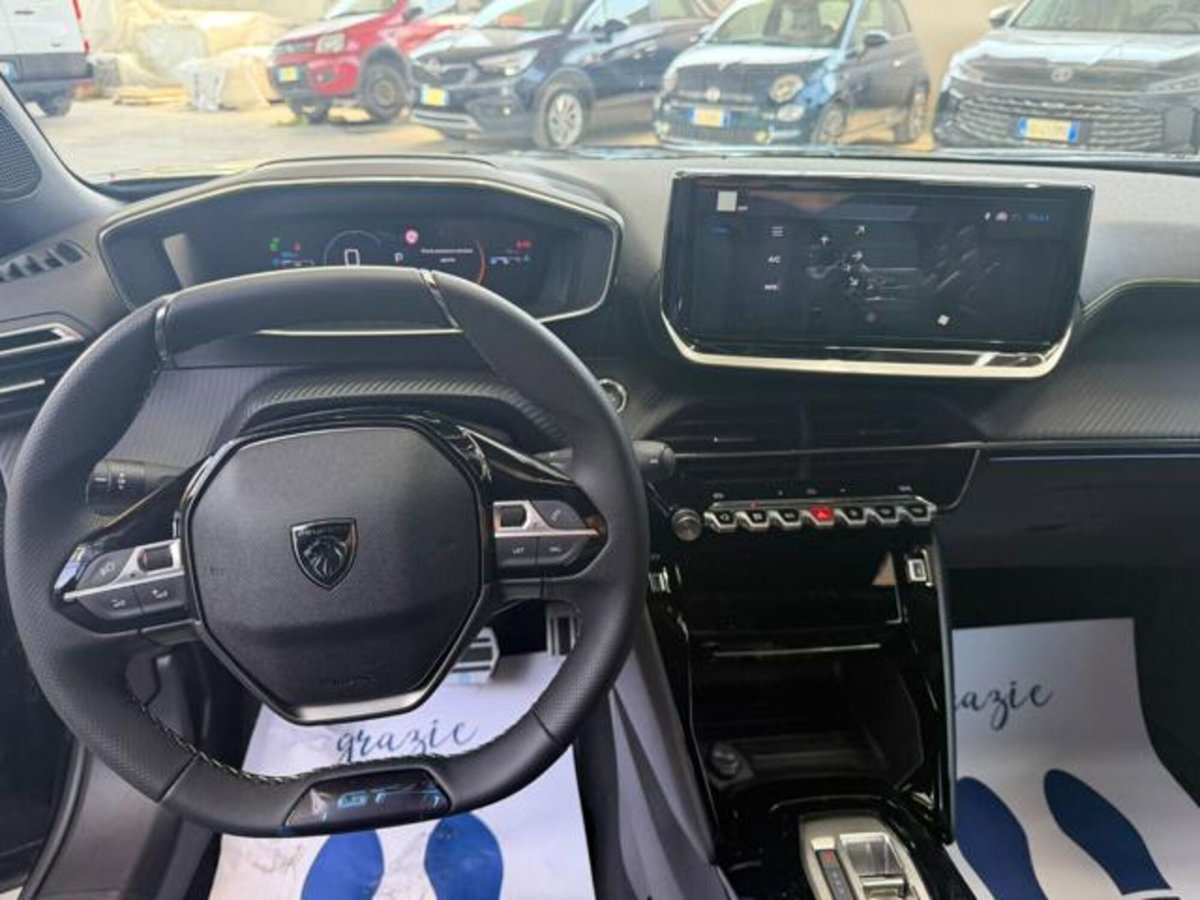 Peugeot 2008 50 kWh GT (9)