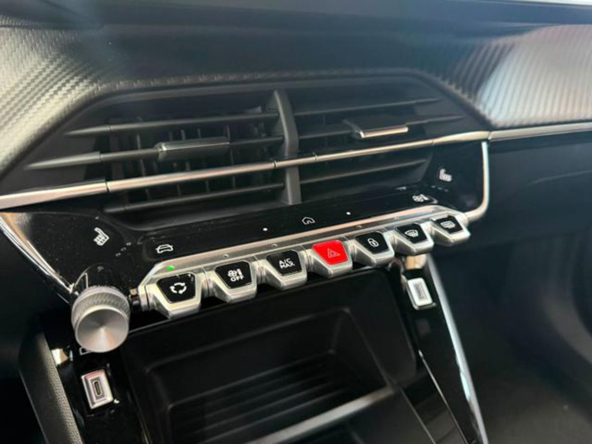 Peugeot 2008 1.2 puretech Style s&s 100cv (16)