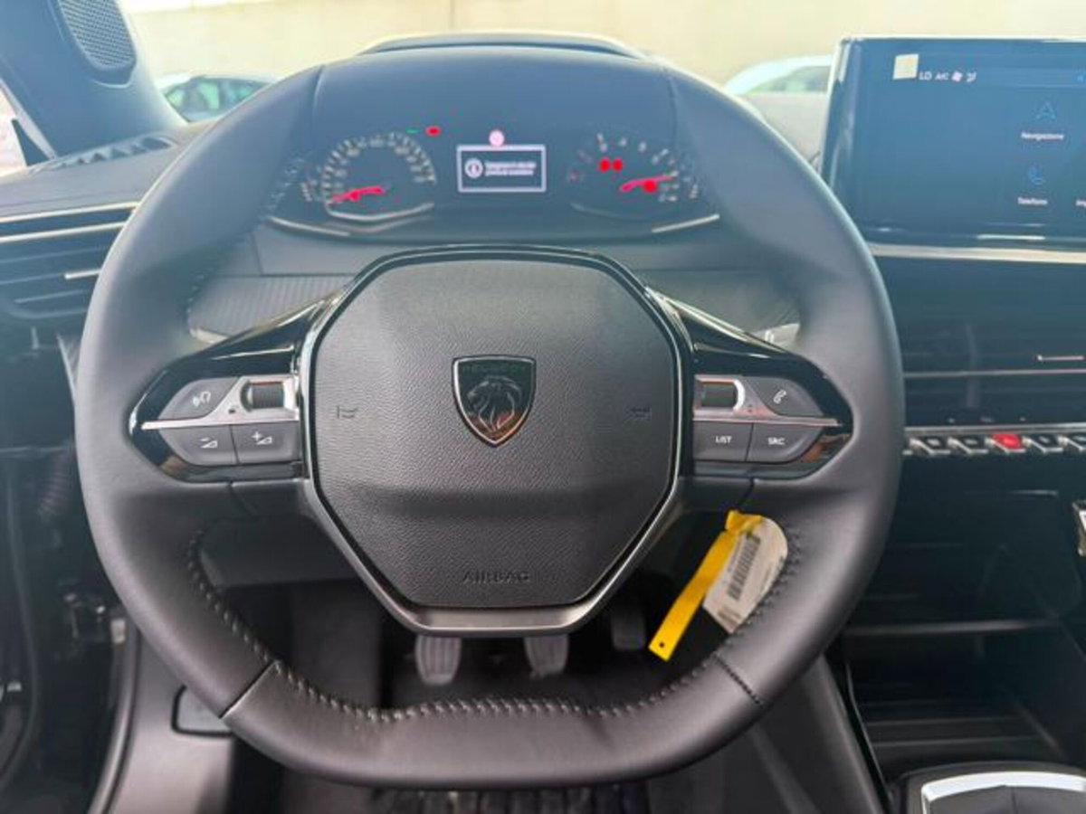 Peugeot 2008 1.2 puretech Style s&s 100cv (9)