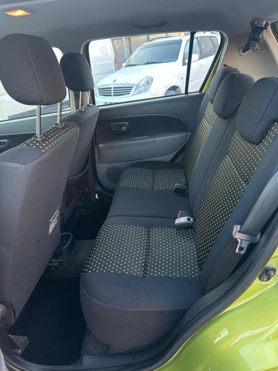 Daihatsu Sirion 1.3i 16V cat 4WD CX (13)