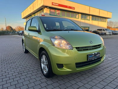 Daihatsu Sirion 1.3i 16V cat 4WD CX (2)