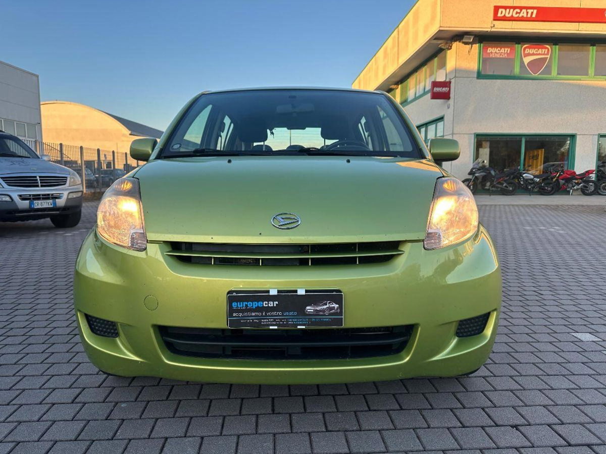 Daihatsu Sirion 1.3i 16V cat 4WD CX (3)