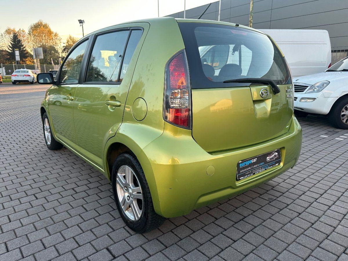 Daihatsu Sirion 1.3i 16V cat 4WD CX (9)