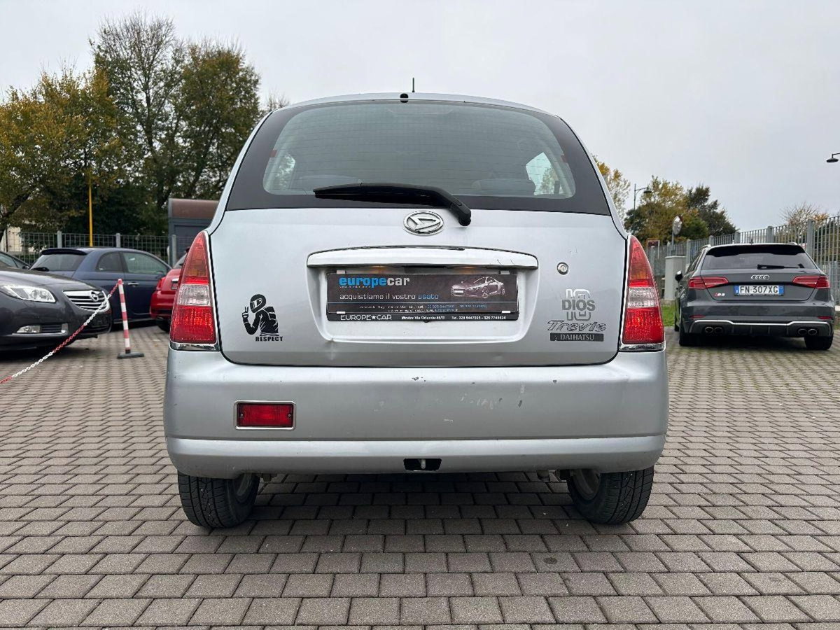Daihatsu Trevis 1.0 (6)