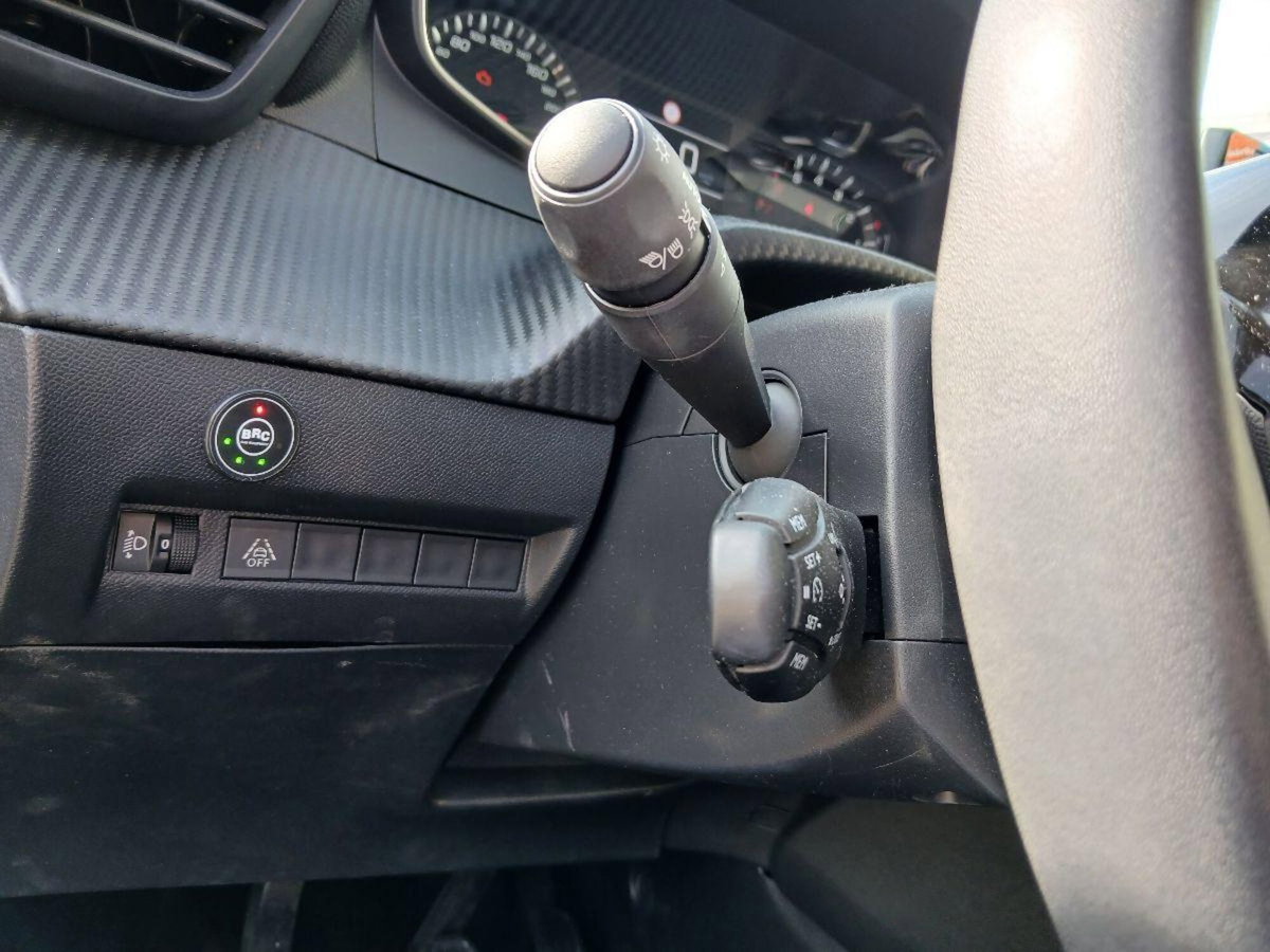 Peugeot 208 PureTech 100 Stop&Start EAT8 5 porte Allure Navi Pack (11)