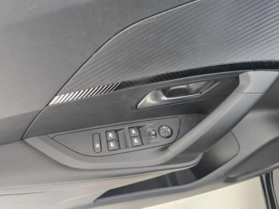 Peugeot 2008 BlueHDi 130 S&S EAT8 Allure Pack (10)