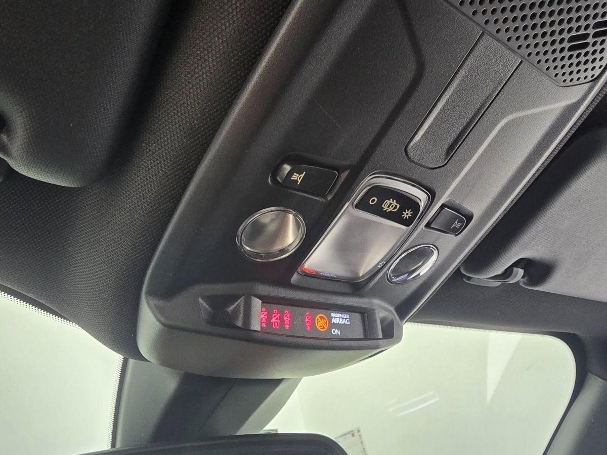 Peugeot 2008 BlueHDi 130 S&S EAT8 Allure Pack (16)