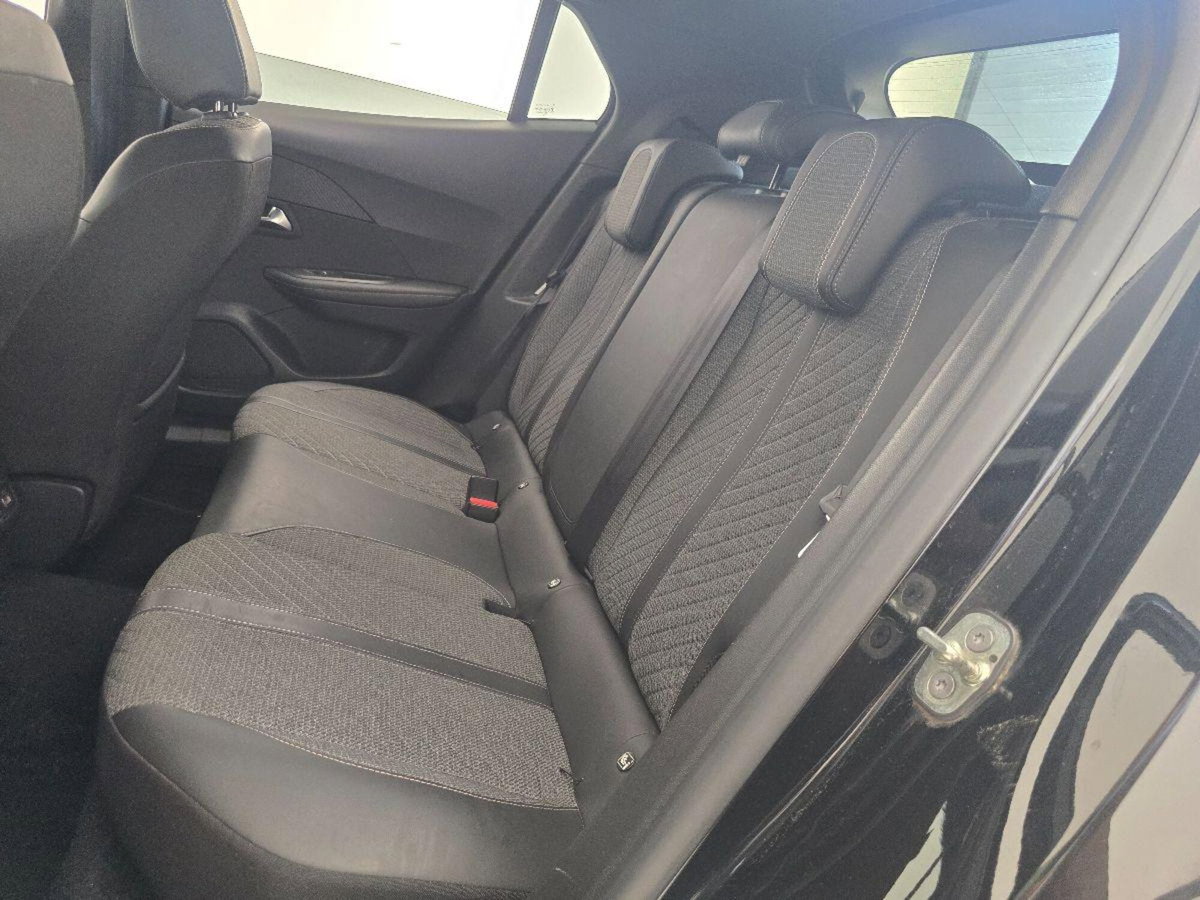 Peugeot 2008 BlueHDi 130 S&S EAT8 Allure Pack (8)