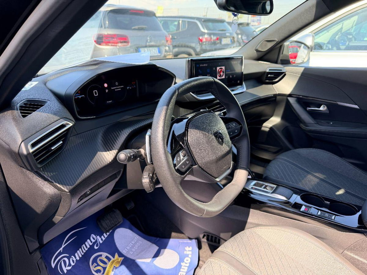 Peugeot 2008 1.2 hybrid Allure 145cv e-dcs6 (11)