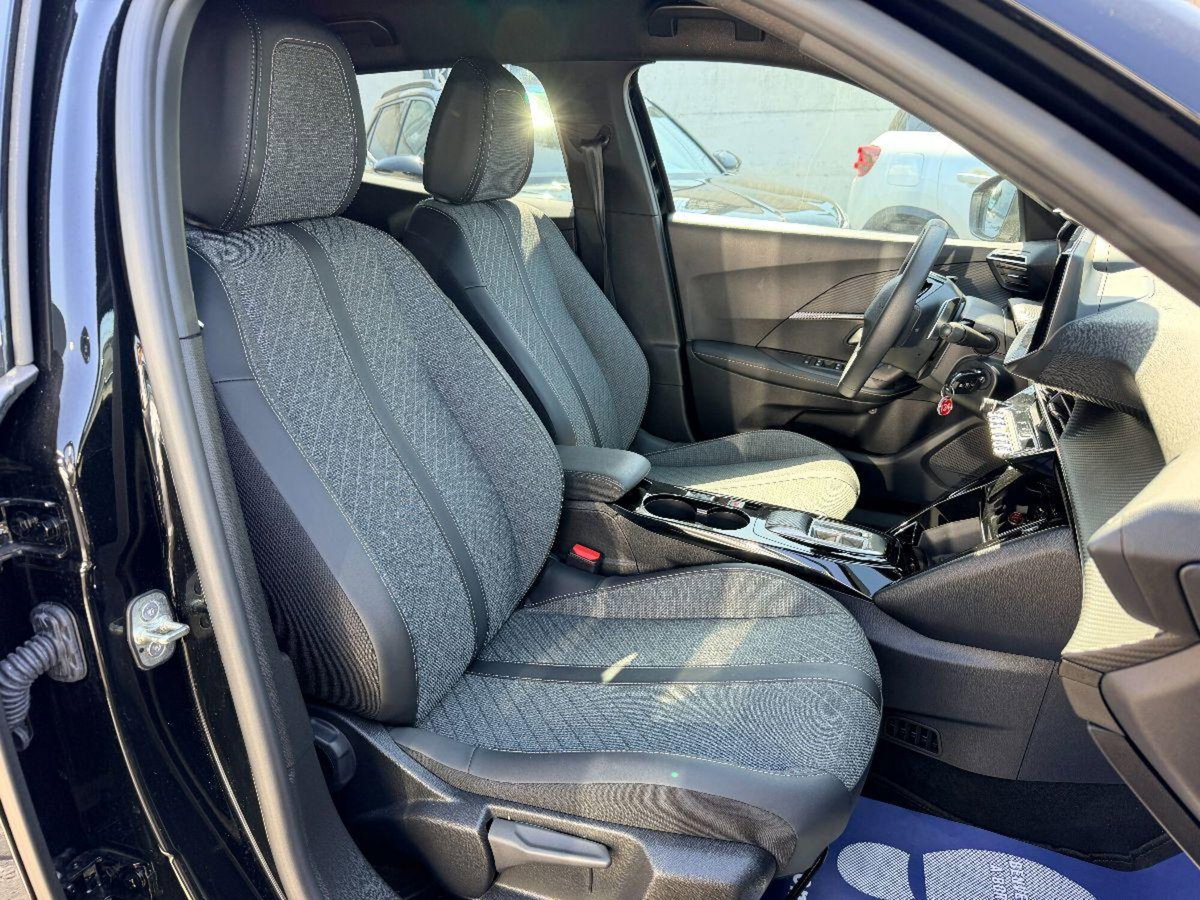 Peugeot 2008 1.2 hybrid Allure 145cv e-dcs6 (15)