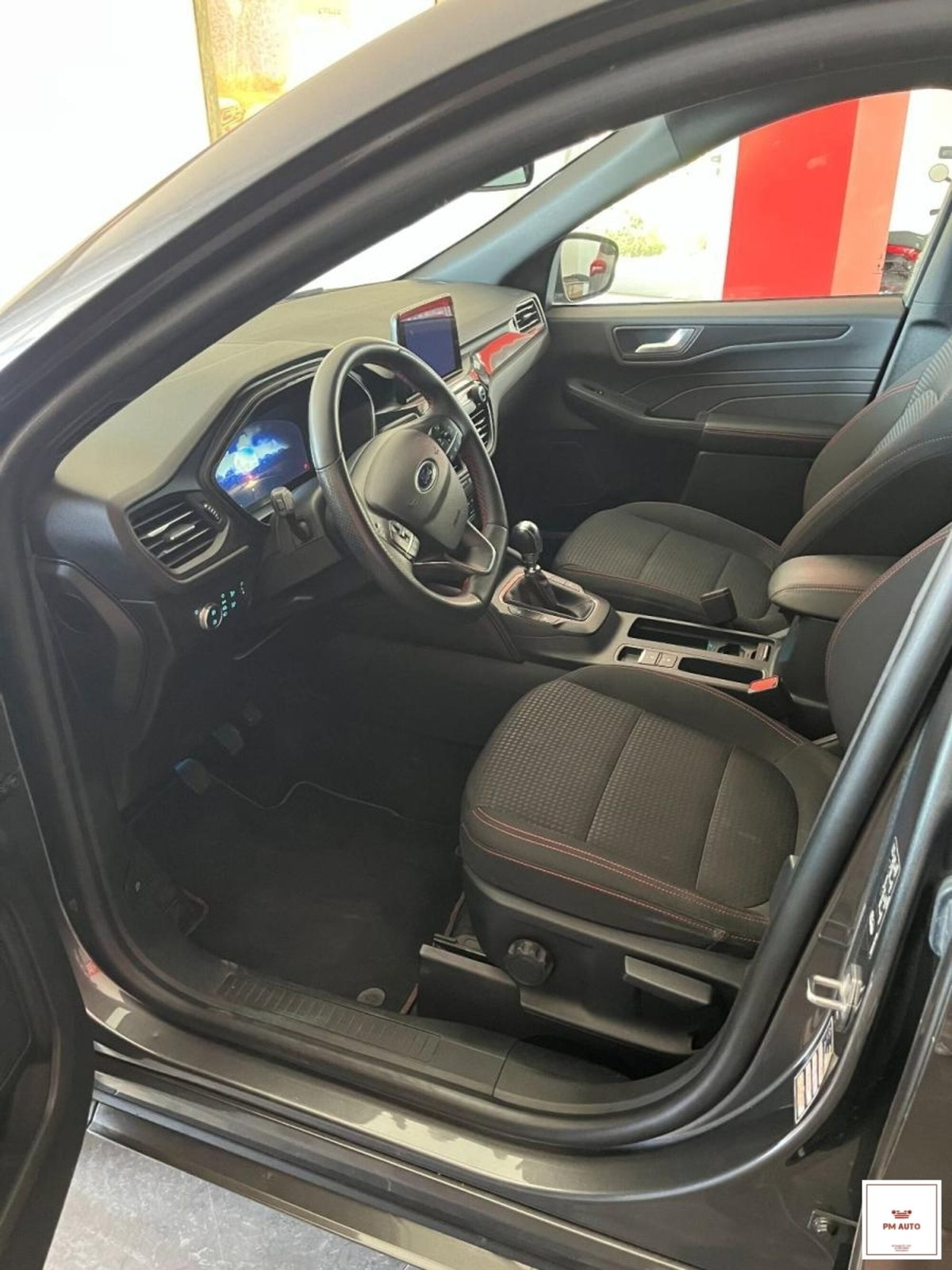 Ford Kuga 1.5 TDCI 120 CV S&S 2WD ST-Line (11)