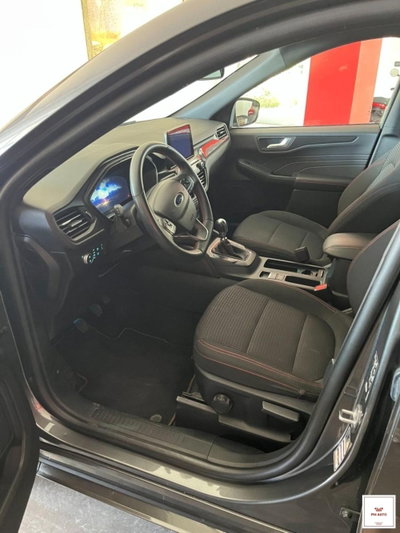 Ford Kuga 1.5 TDCI 120 CV S&S 2WD ST-Line (11)