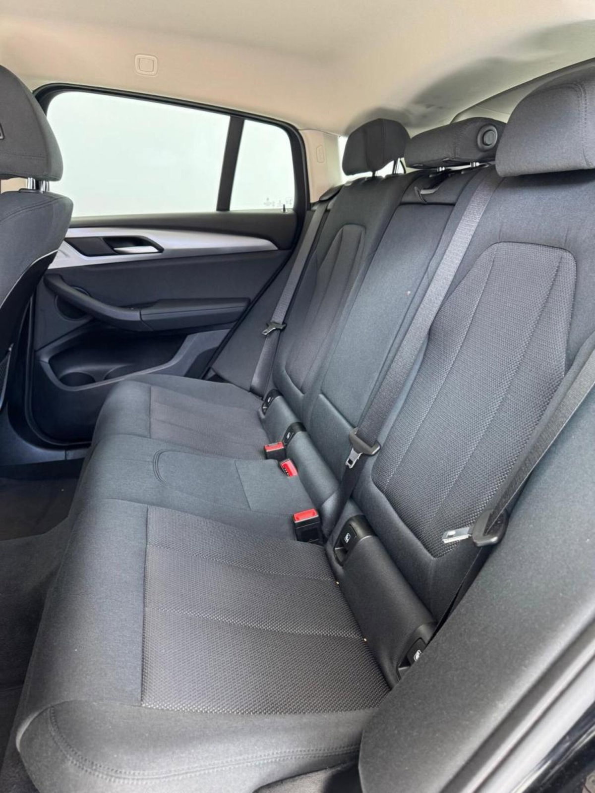 BMW X4 xDrive20d Business Advantage (18)