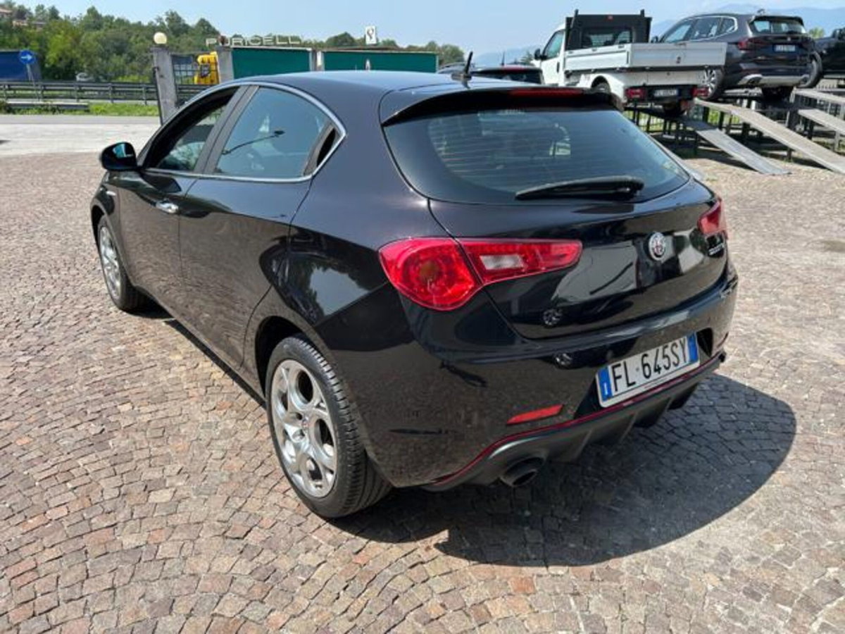 Alfa Romeo Giulietta 1.6 JTDm Giulietta 120cv (4)