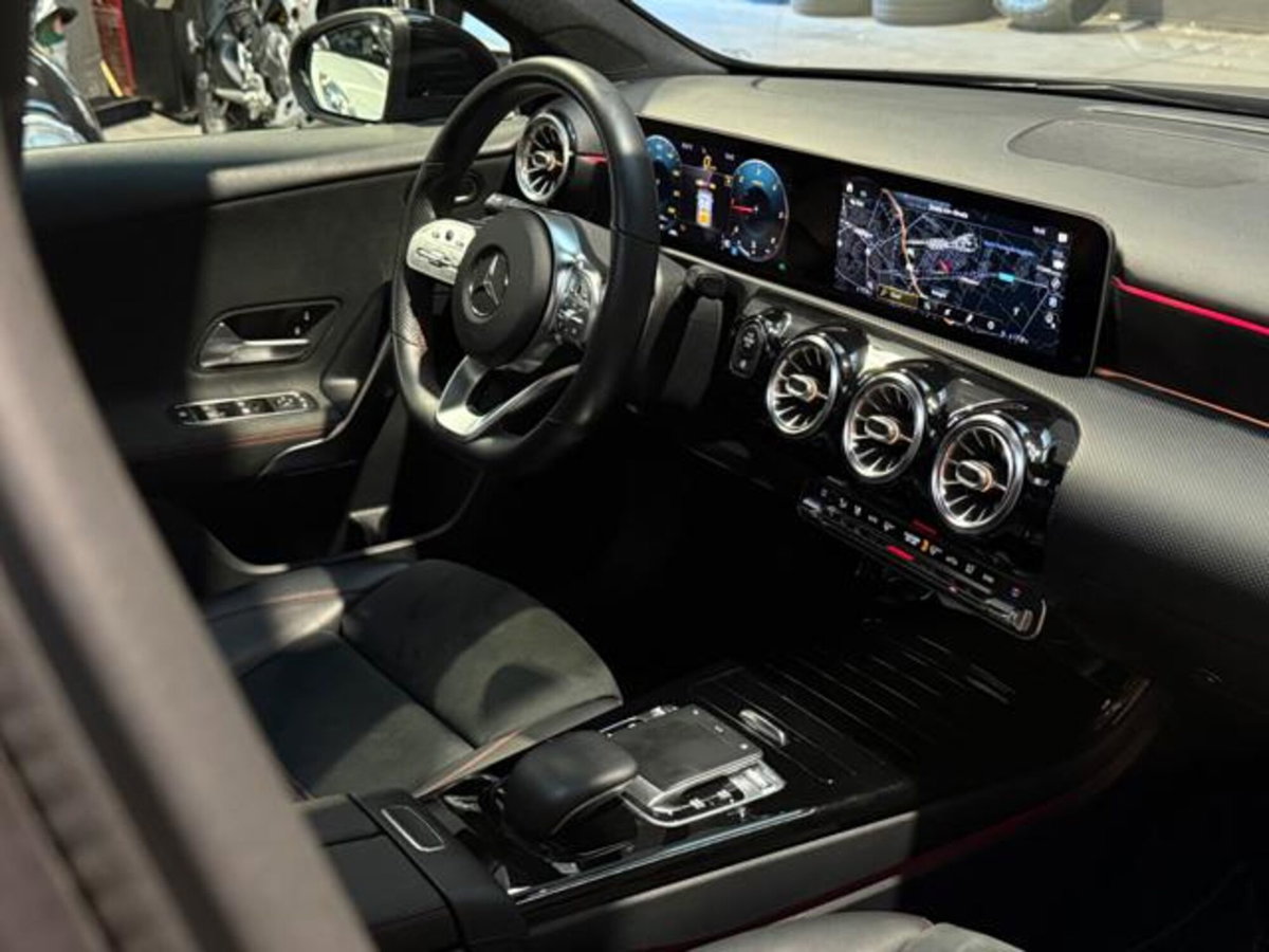 Mercedes-Benz Classe A 180 d Automatic Premium (15)