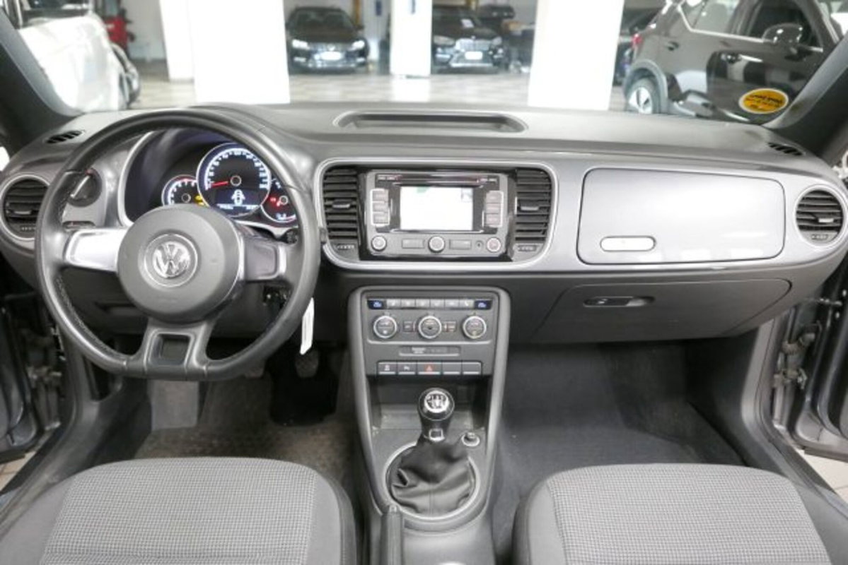 Volkswagen Maggiolino Cabrio 1.2 TSI Design (7)