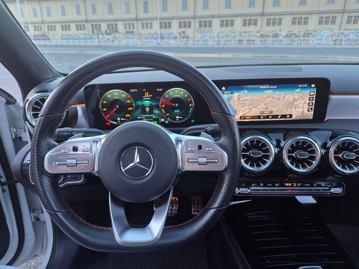 Mercedes-Benz Classe A 250 e Automatic Plug-in hybrid Premium (12)