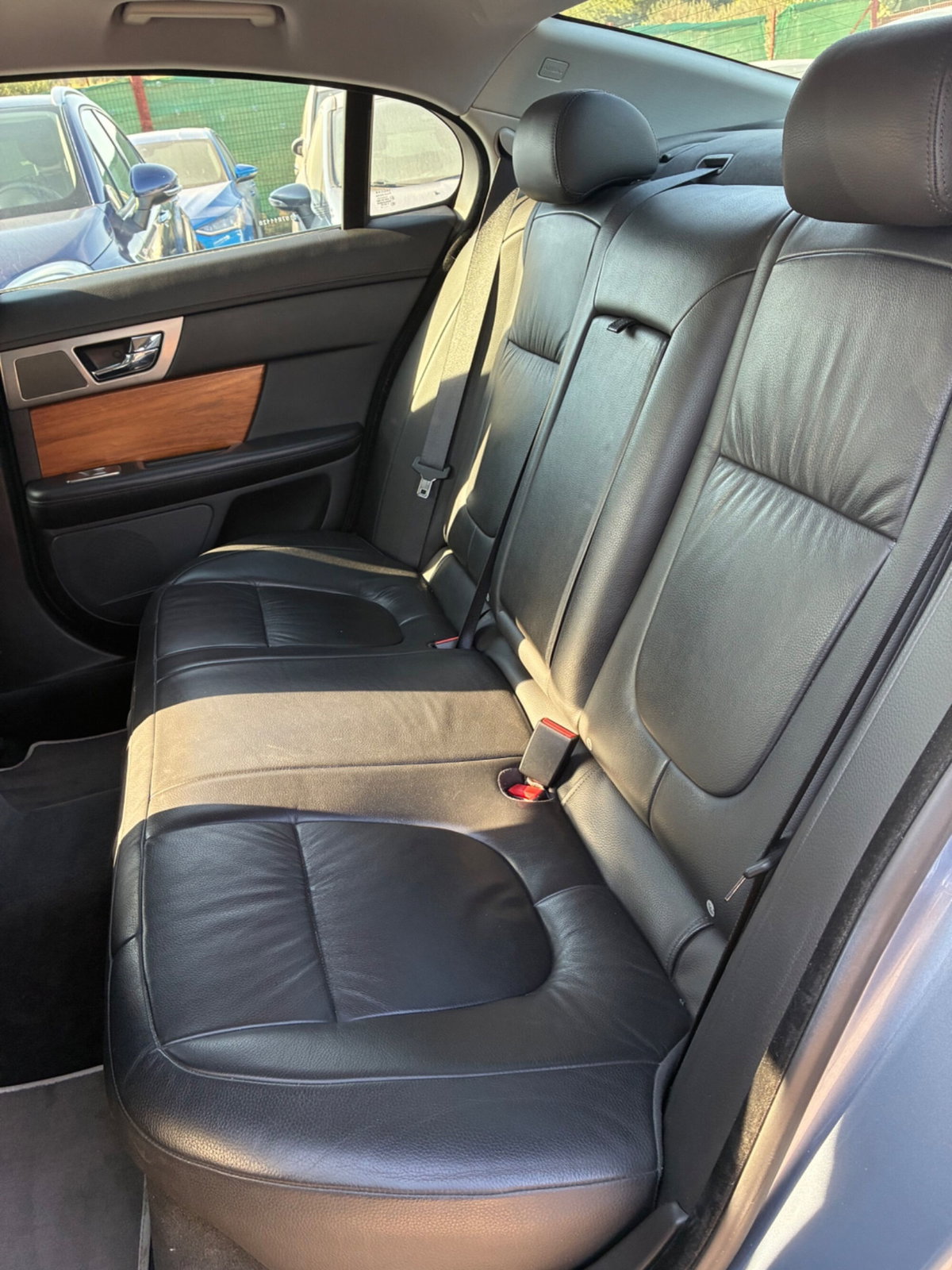 Jaguar XF 2.7D V6 Premium Luxury (12)