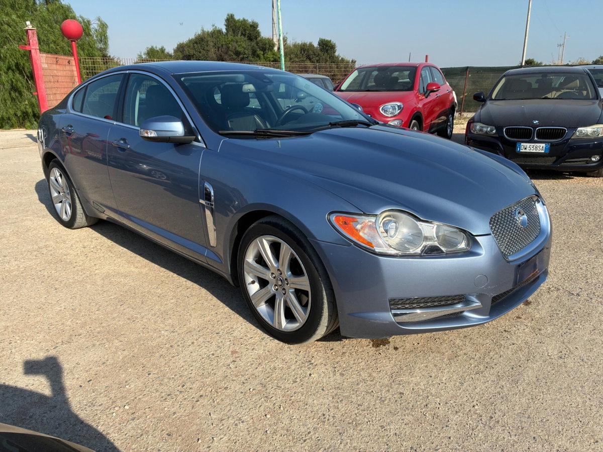 Jaguar XF 2.7D V6 Premium Luxury (2)