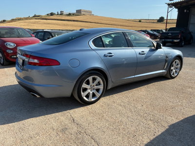 Jaguar XF 2.7D V6 Premium Luxury (3)