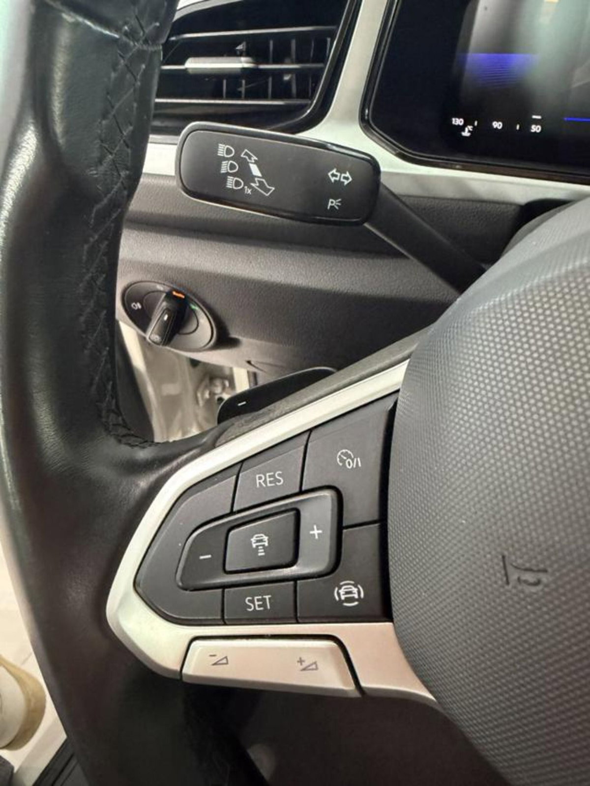Volkswagen T-Roc 1.5 tsi Life dsg (10)