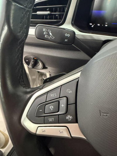 Volkswagen T-Roc 1.5 tsi Life dsg (10)