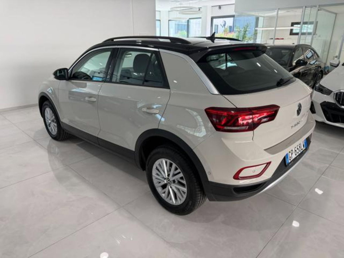 Volkswagen T-Roc 1.5 tsi Life dsg (5)