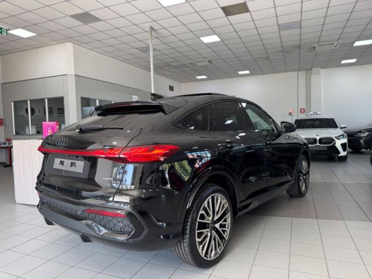 Audi Q5 Sportback 2.0 tdi mhev+ Launch Edition S line quattro 204cv s-tronic (4)