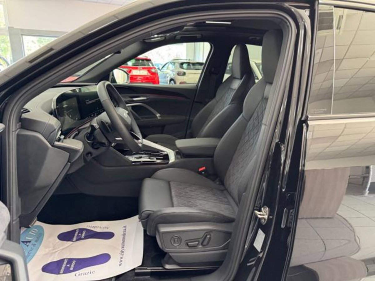 Audi Q5 Sportback 2.0 tdi mhev+ Launch Edition S line quattro 204cv s-tronic (7)
