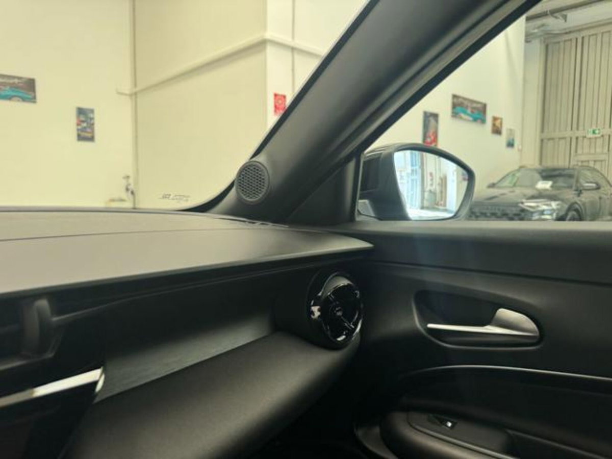 Alfa Romeo Junior 1.2 ibrida Sport Speciale 145cv edct6 (16)
