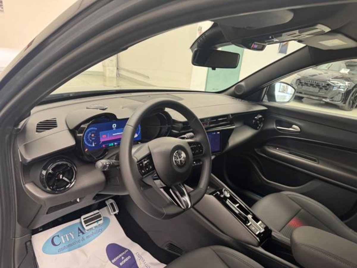 Alfa Romeo Junior 1.2 ibrida Sport Speciale 145cv edct6 (9)
