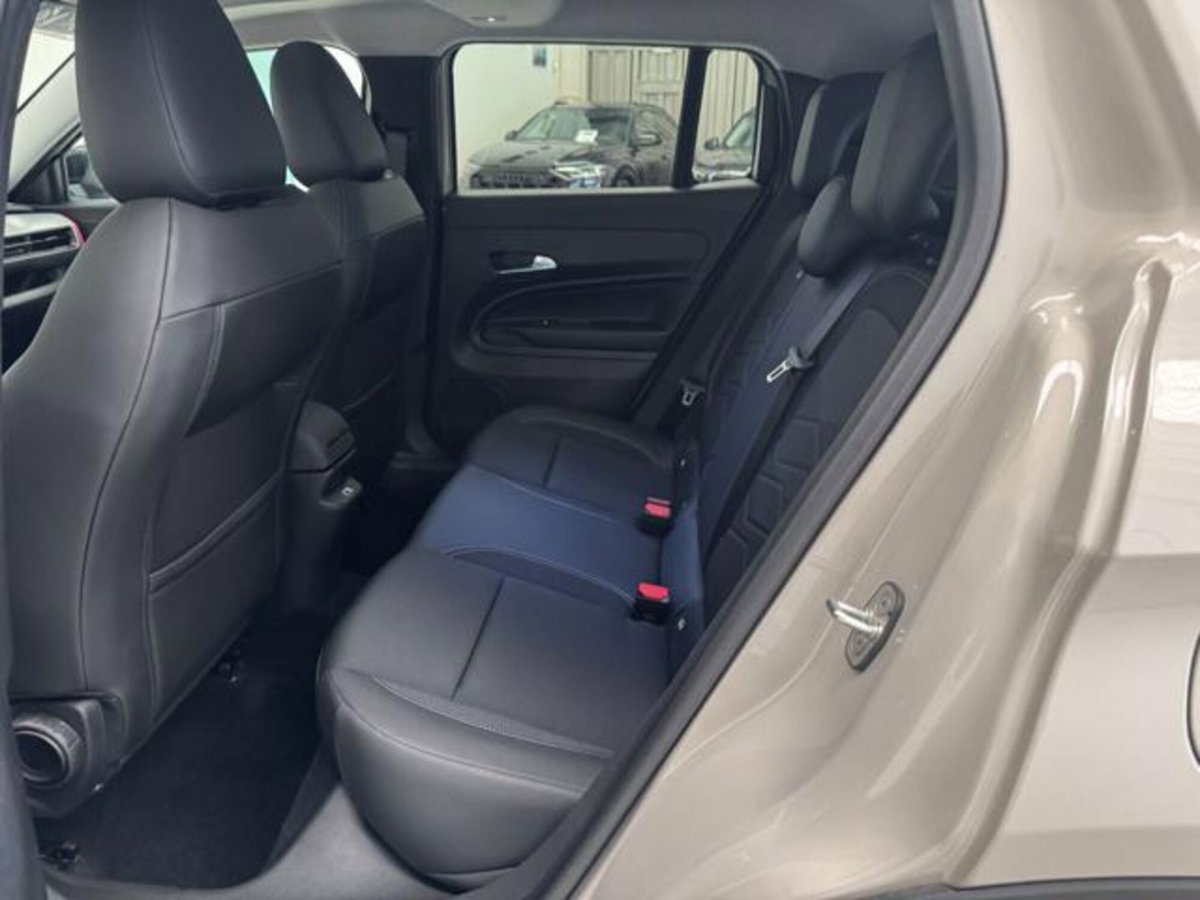 Jeep Avenger 1.2 turbo Summit fwd 100cv (10)